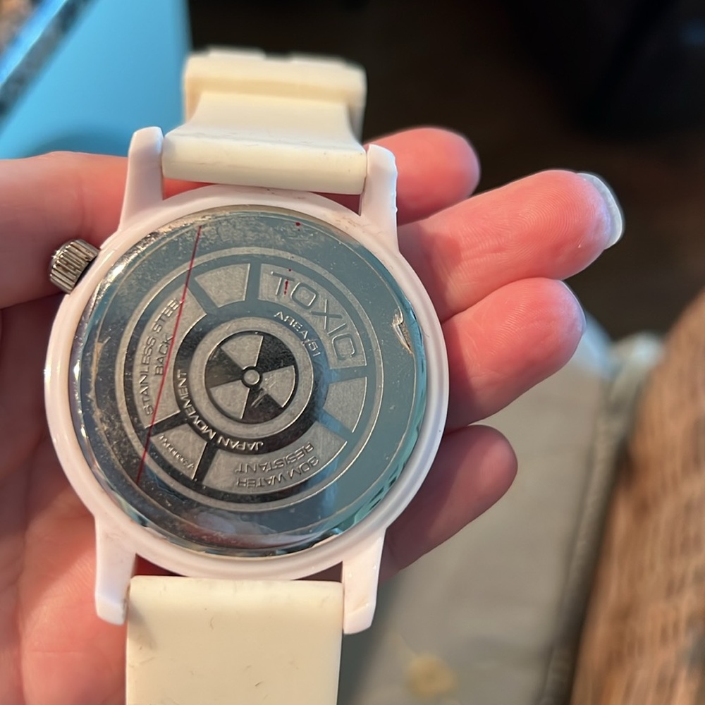 Toxic Brand Watch - Picture 6 of 7